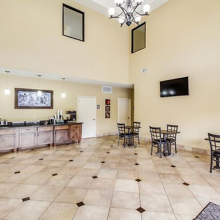 Americas Best Value Inn & Suites Томбол Екстериор снимка