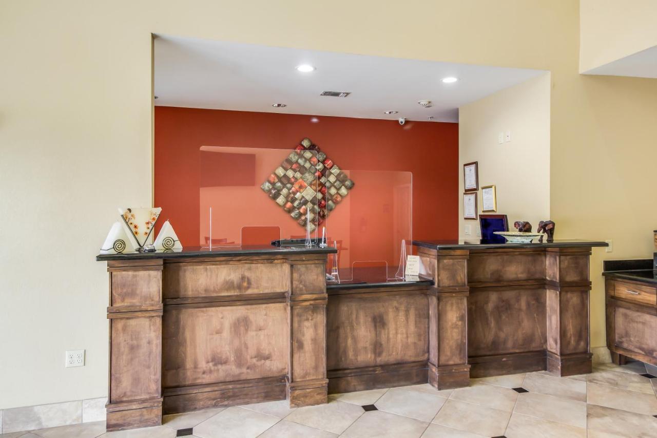 Americas Best Value Inn & Suites Томбол Екстериор снимка
