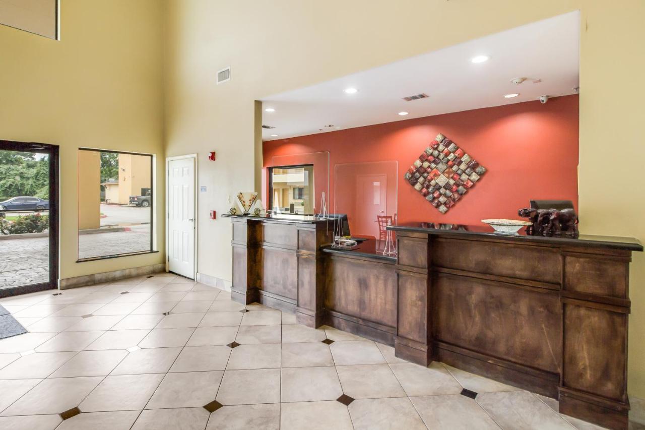 Americas Best Value Inn & Suites Томбол Екстериор снимка