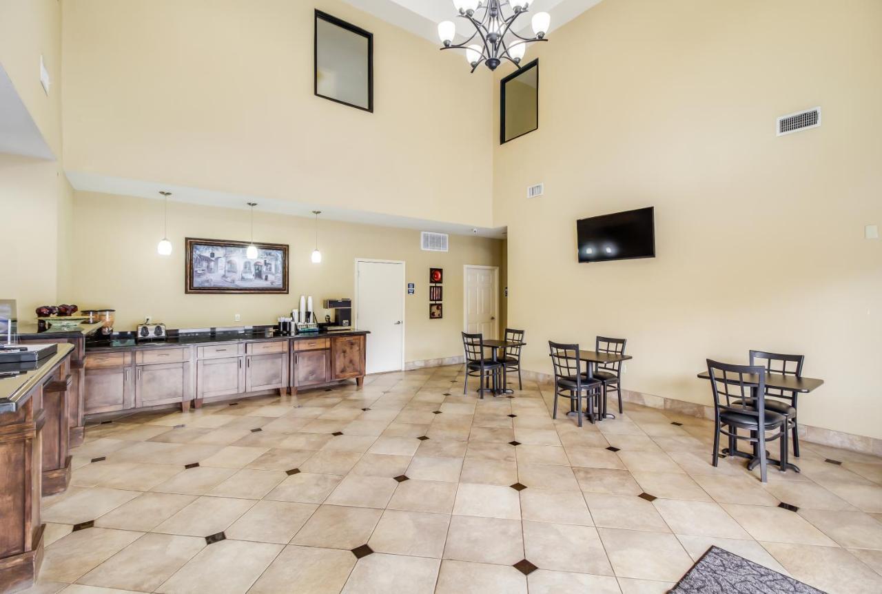 Americas Best Value Inn & Suites Томбол Екстериор снимка