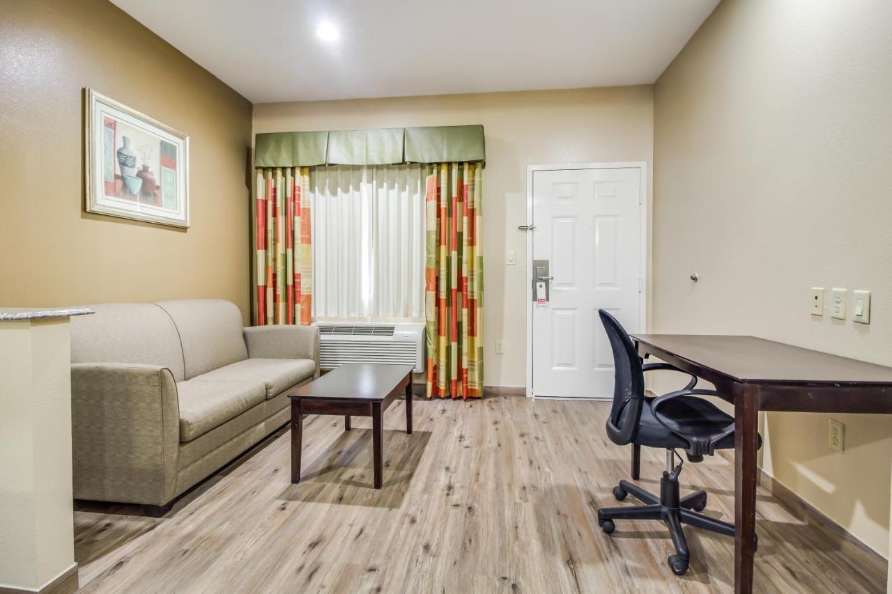 Americas Best Value Inn & Suites Томбол Екстериор снимка
