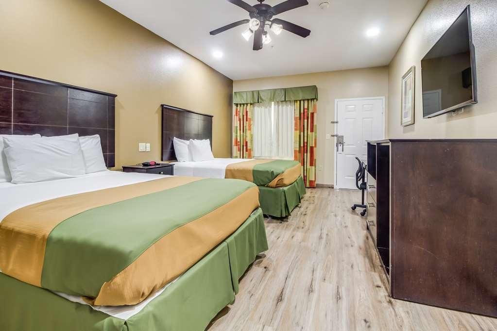 Americas Best Value Inn & Suites Томбол Стая снимка