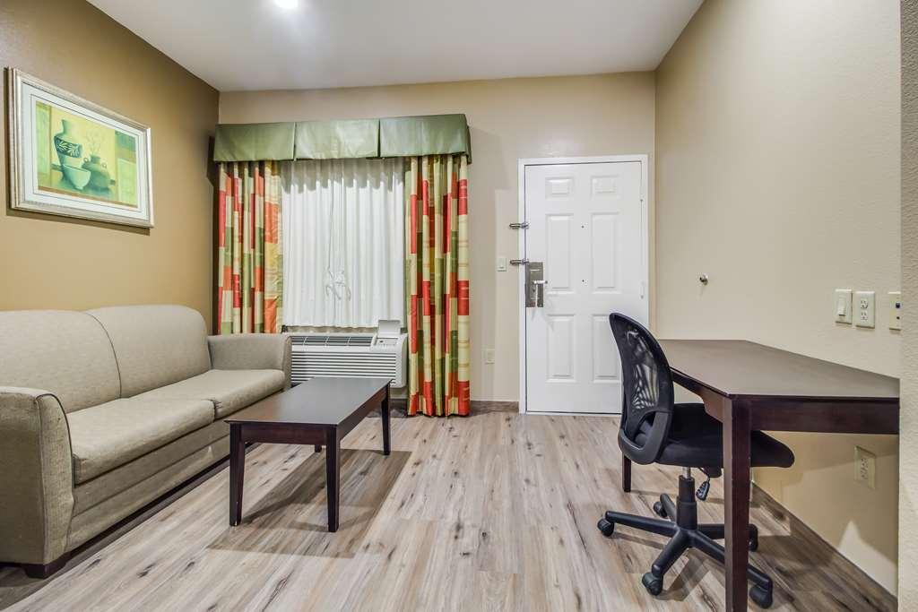 Americas Best Value Inn & Suites Томбол Стая снимка